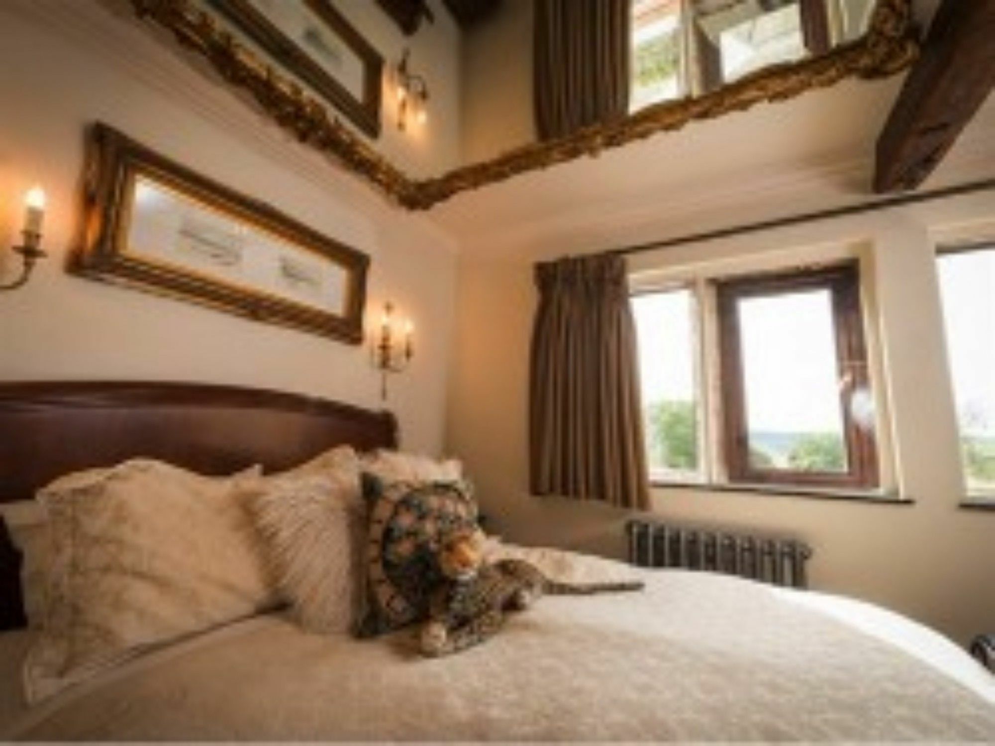 The Saddleworth Hotel Diggle Bagian luar foto